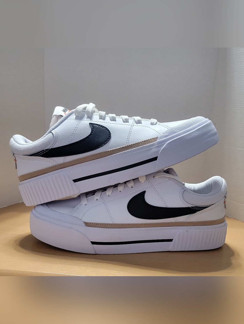 Nike Women's Shoes White Black Size 9